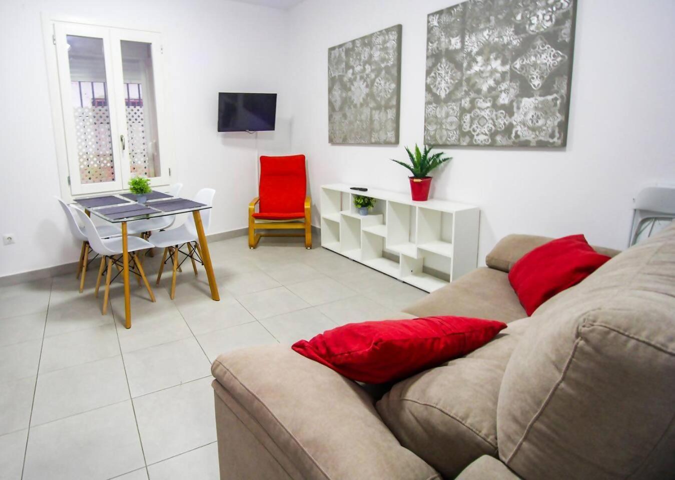 Sh Cruz Moderno Apartmento Cerca Del Mercado קדיז מראה חיצוני תמונה